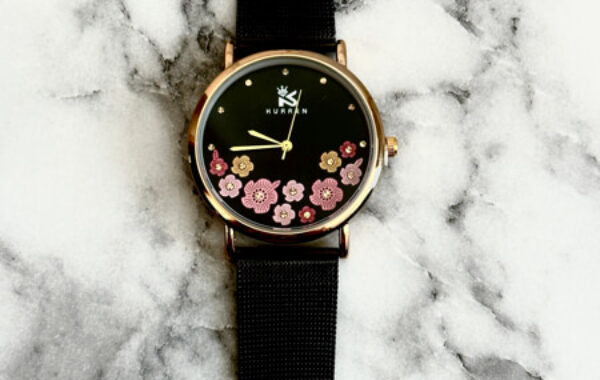  Zegarek z okrągłą tarczą w kwiaty 